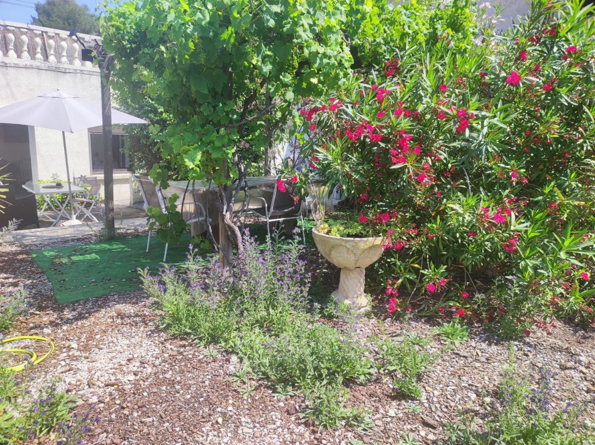 Ingrid Mary Apartment Nimes Ngoại thất bức ảnh