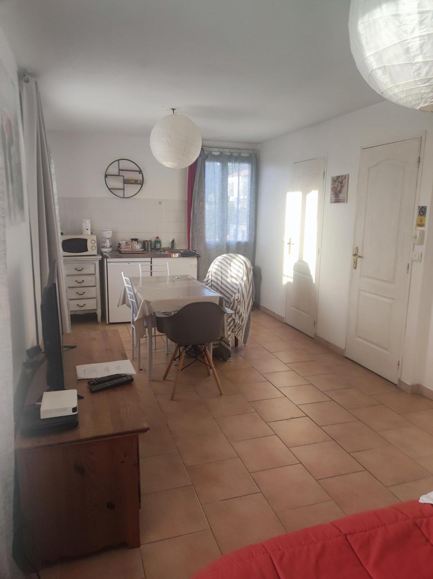 Ingrid Mary Apartment Nimes Phòng bức ảnh