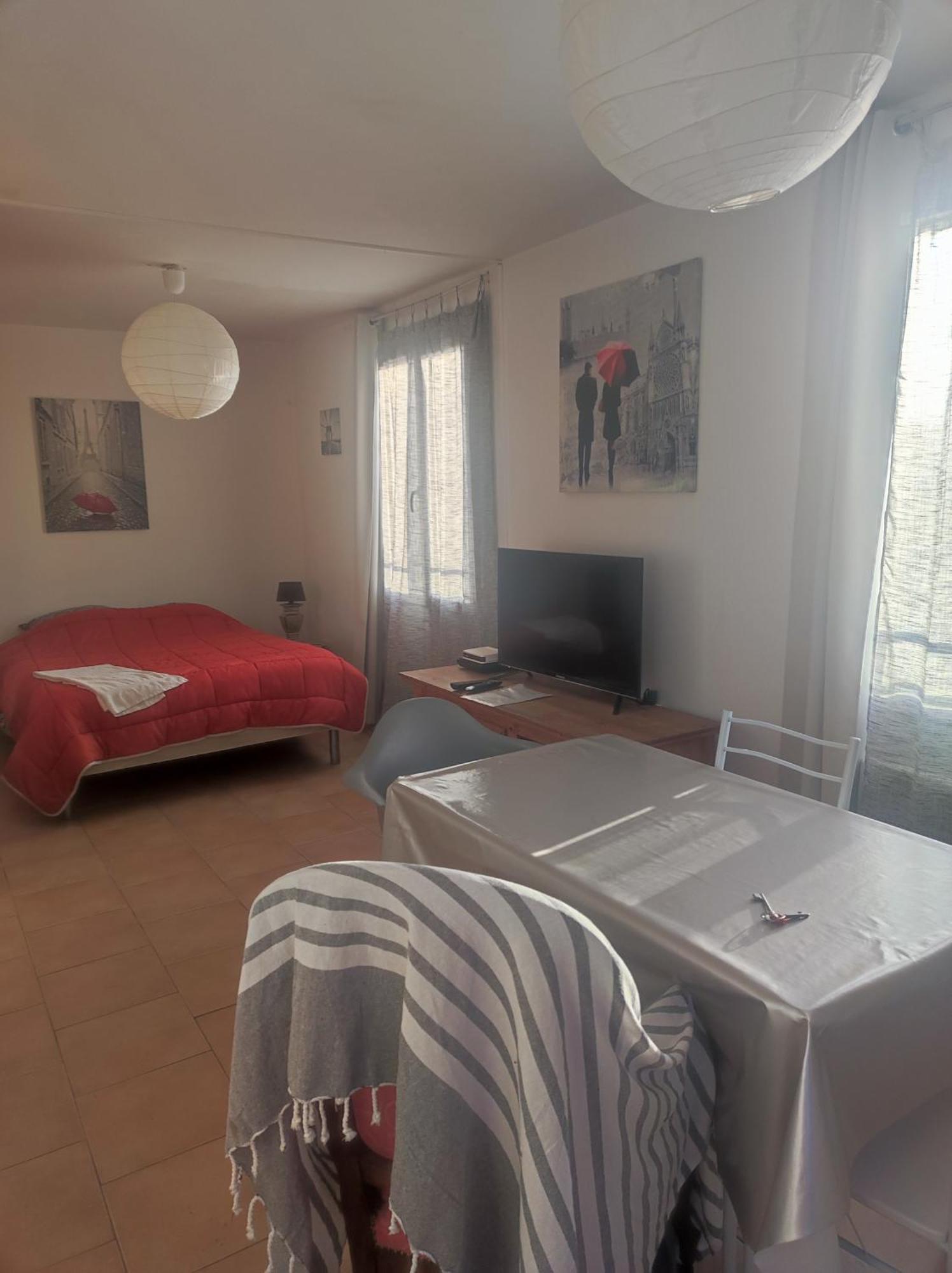 Ingrid Mary Apartment Nimes Phòng bức ảnh